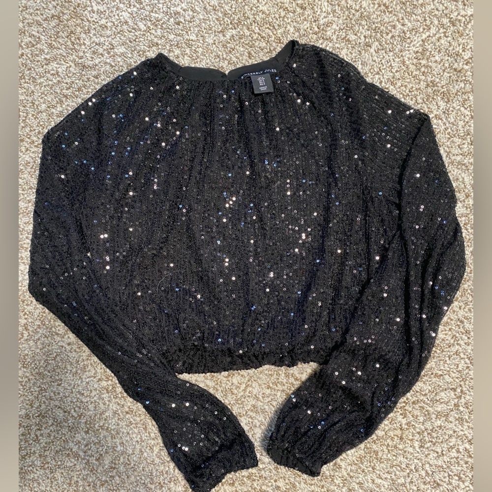 Long sleeve sequin crop top